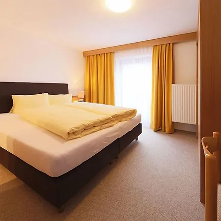 Gaestehaus -pension Edelweiss 3* فنت